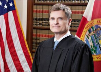 Carlos G. Muñiz reelecto presidente de la Corte Suprema  de la Florida